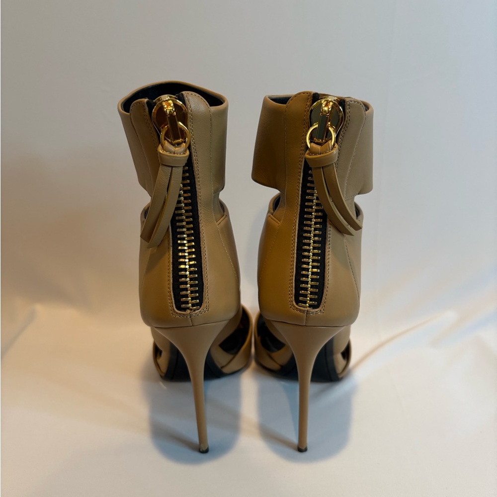 Giuseppe Zanotti High Heel Sandal - Picture 7 of 10